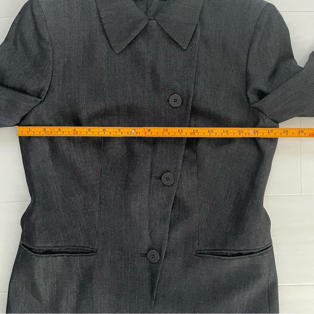 Donna Karan Essentials Made in Italy Wool Blazer – Elegant Minimalist Look, US 4 - Picture 10 of 17